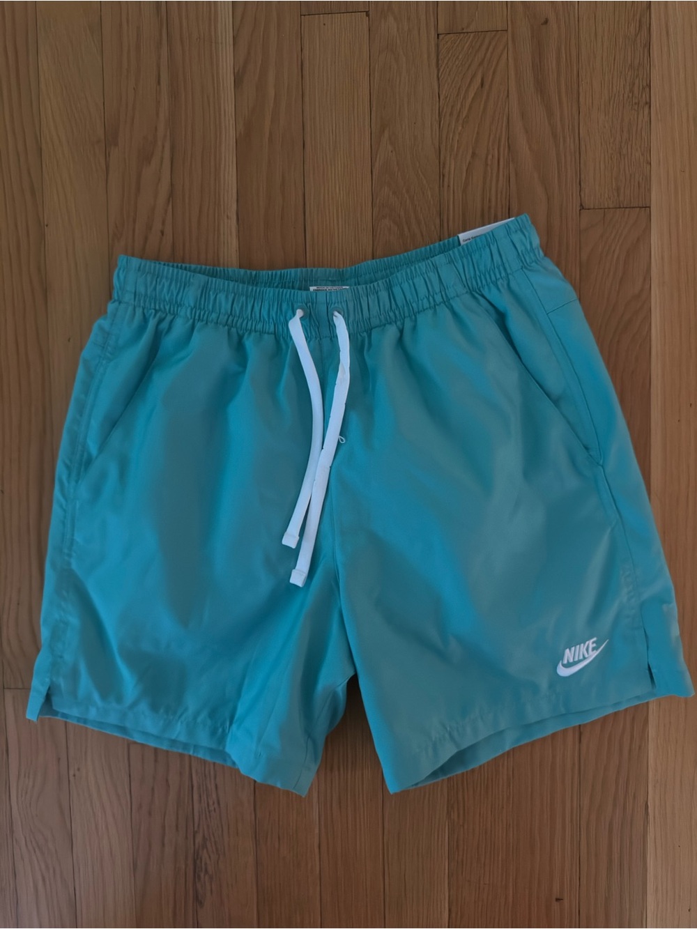 Nike Men’s Club Woven Flow Shorts